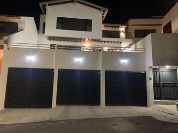 ESPECTACULAR CASA EN VENTA - LOMA DORADA