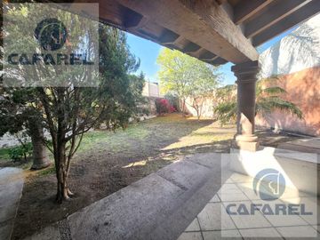 Hermosa Casa en VILLAS DEL MESON en VENTA (VG)