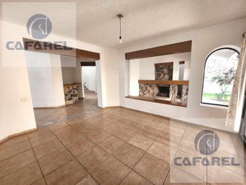 Hermosa Casa en VILLAS DEL MESON en VENTA (VG)