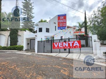 Hermosa Casa en VILLAS DEL MESON en VENTA (VG)