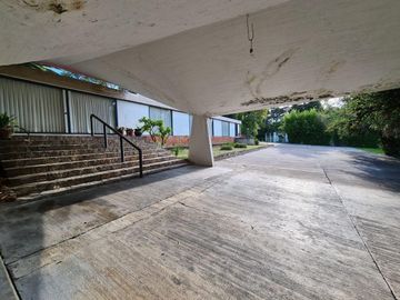 Casa de un nivel en venta o renta La Calera con alberca
