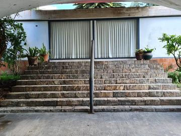 Casa de un nivel en venta o renta La Calera con alberca