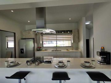 Residencia Nueva en Venta en Frac Al Norte de Saltillo con Alberca