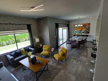 Residencia Nueva en Venta en Frac Al Norte de Saltillo con Alberca
