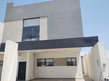 Residencia Nueva en Venta en Frac Al Norte de Saltillo con Alberca