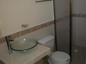 Amplia casa en venta en Flamboyanes