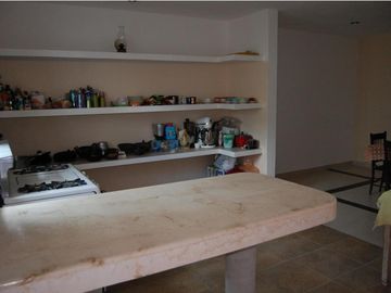 Amplia casa en venta en Flamboyanes