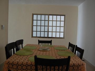 Amplia casa en venta en Flamboyanes