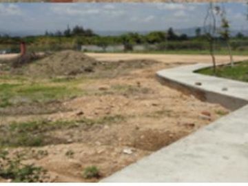 Venta Terreno en obra negra cerca Blvd Aeropuerto Leon Gto