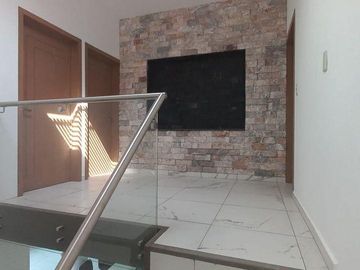 CASA EN BRISAS