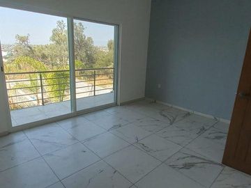 CASA EN BRISAS