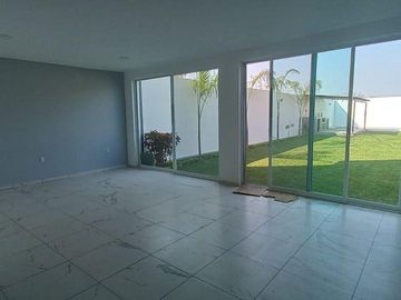 CASA EN BRISAS
