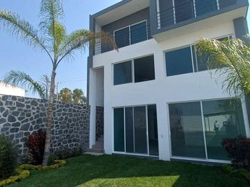 CASA EN BRISAS