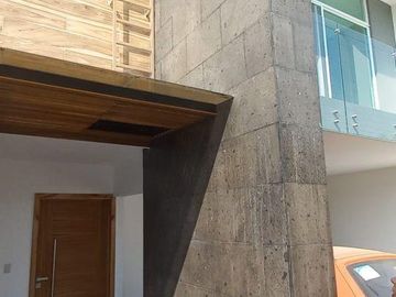 CASA EN BRISAS