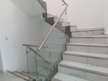 CASA EN BRISAS