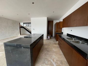 Casa en VENTA al norte de Mérida.