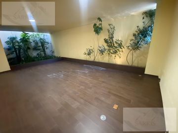 Casa en  IMPECABLE