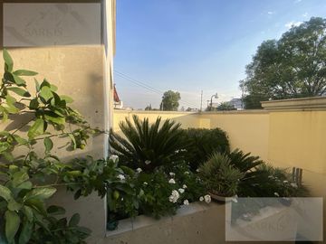 Casa en  IMPECABLE
