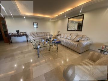 Casa en  IMPECABLE