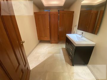 Casa en  IMPECABLE