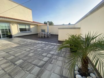 Casa en  IMPECABLE