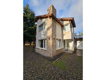 IMPORTANTE COMPLEJO DE CABAÑAS EN EL BARRIO VILLA AYELÉN DE ESQUEL CHUBUT