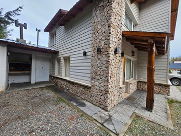 IMPORTANTE COMPLEJO DE CABAÑAS EN EL BARRIO VILLA AYELÉN DE ESQUEL CHUBUT