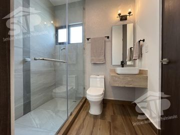 CASA EN VENTA DOMINIO CUMBRES - ARRIBA DE LEONES