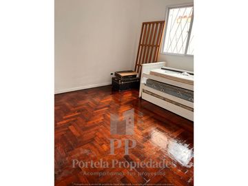 CASA DE 6 AMBIENTES CASTELAR SUR