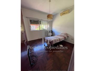 CASA DE 6 AMBIENTES CASTELAR SUR