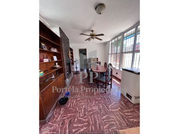 CASA DE 6 AMBIENTES CASTELAR SUR