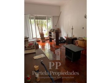 CASA DE 6 AMBIENTES CASTELAR SUR