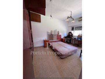 CASA DE 6 AMBIENTES CASTELAR SUR