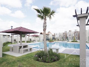 Casa En Venta De 4 Recámaras En Privada Con Alberca