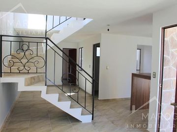 Casa En Venta De 4 Recámaras En Privada Con Alberca