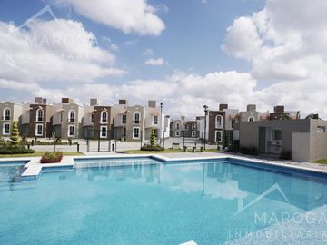 Casa En Venta De 4 Recámaras En Privada Con Alberca