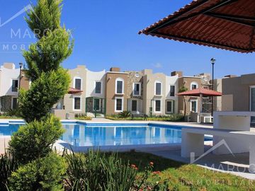 Casa En Venta De 4 Recámaras En Privada Con Alberca