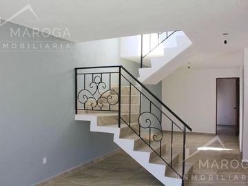 Casa En Venta De 4 Recámaras En Privada Con Alberca