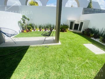 Casas En Venta Con Amplio Jardín Trasero y Alberca Comunitaria