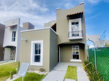 Casas En Venta Con Amplio Jardín Trasero y Alberca Comunitaria
