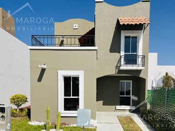 Casas En Venta Con Amplio Jardín Trasero y Alberca Comunitaria