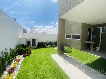 Casas En Venta Con Amplio Jardín Trasero y Alberca Comunitaria