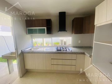 Casas En Venta Con Amplio Jardín Trasero y Alberca Comunitaria