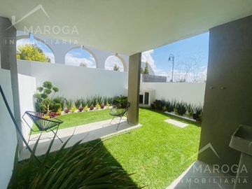 Casas En Venta Con Amplio Jardín Trasero y Alberca Comunitaria