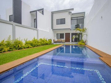 CASA EN BRISAS