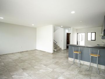 CASA EN BRISAS