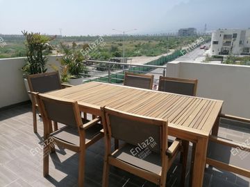 Casa en Venta en Dominio Cumbres 3 Niveles