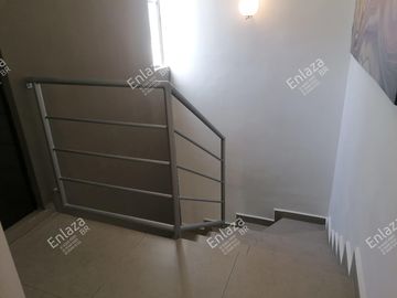 Casa en Venta en Dominio Cumbres 3 Niveles