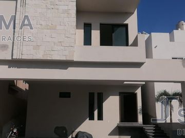 Casa en Venta en Fracc. Haciendas del Rull, Tampico Tamaulipas.