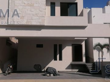 Casa en Venta en Fracc. Haciendas del Rull, Tampico Tamaulipas.